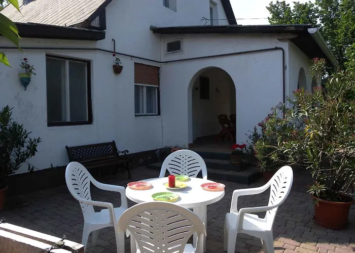 In - Balaton 19703 بيت للعطل